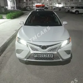 Toyota Camry 2019