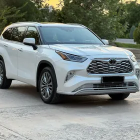 Toyota Highlander 2021