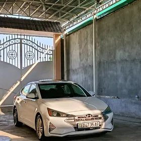 Hyundai Elantra 2020