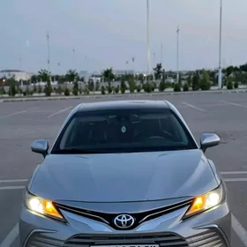 Toyota Camry 2019