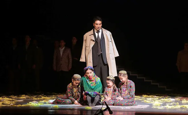Magtymguly adyndaky milli sazly drama teatry "Gurbannazar Ezizow" sazly sahnasynyň ilkinji görkezilişine taýýarlanýar