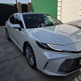 Toyota Camry 2024