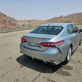 Toyota Camry 2018