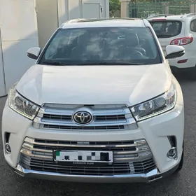 Toyota Highlander 2019