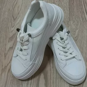 НОВЫЕ КРОССОВКИ