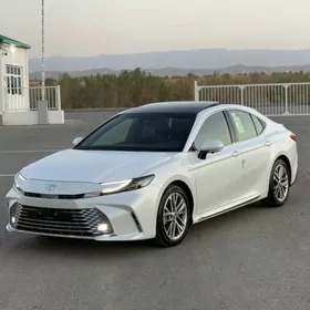 Toyota Camry 2025