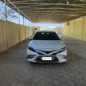 Toyota Camry 2022