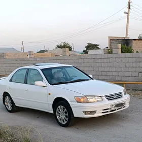 Toyota Camry 2000