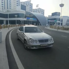 Mercedes-Benz E320 2003