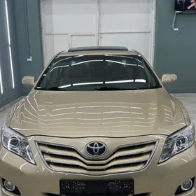 Toyota Camry 2010