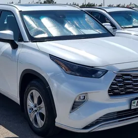 Toyota Highlander 2022