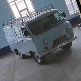 UAZ Profi 1986