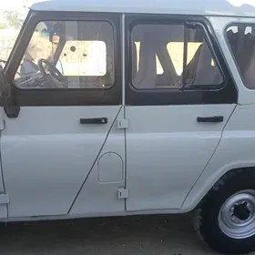 UAZ 469 2002