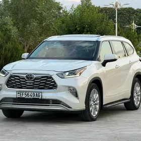 Toyota Highlander 2021