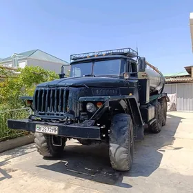 Ural 4320 1983