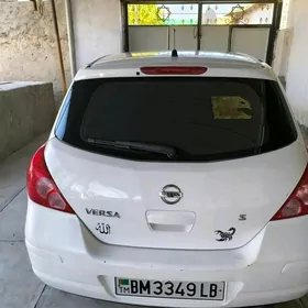 Nissan Versa 2007
