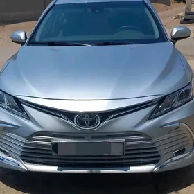 Toyota Camry 2020