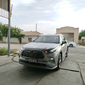Toyota Highlander 2020