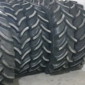 Traktor  320/85R24. 520/85R38 SKITKADA👍