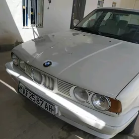 BMW 525 1990