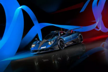 Dubaýda dünýäde ýeke-täk Pagani Zonda Mileson giperkary görkezilýär. Onuň bahasy 10 million dollar