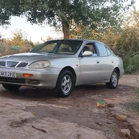 Daewoo Leganza 1998