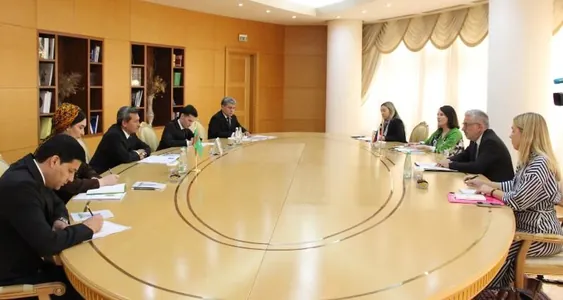 Türkmenistanyň DIM-nde türkmen-slowen syýasy geňeşmeleri geçirildi