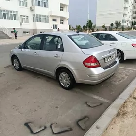 Nissan Versa 2010