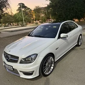 Mercedes-Benz C300 2011