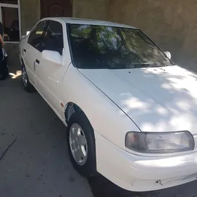 Nissan Primera 1995