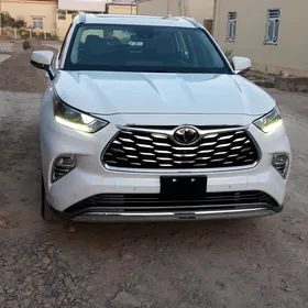 Toyota Highlander 2021