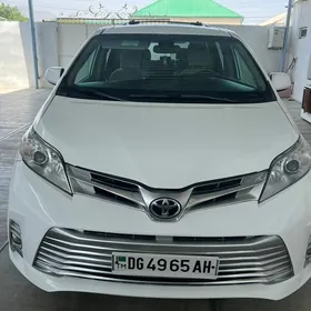 Toyota Sienna 2019