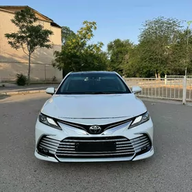 Toyota Camry 2018