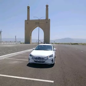 Hyundai Elantra 2019