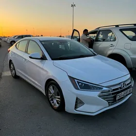Hyundai Elantra 2020