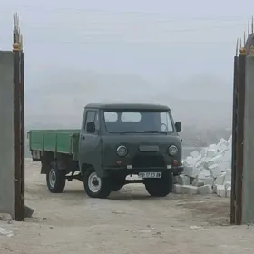 UAZ Profi 1982