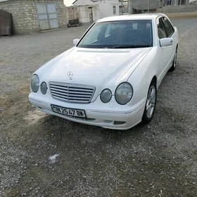 Mercedes-Benz E320 2000