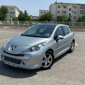 Peugeot 208 2011