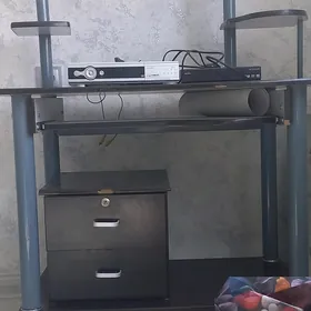 kompyuter stol we týunnyrlar