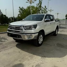 Toyota Hilux 2024