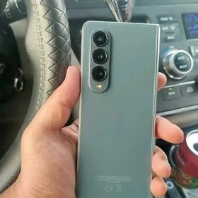 Samsung Fold 4