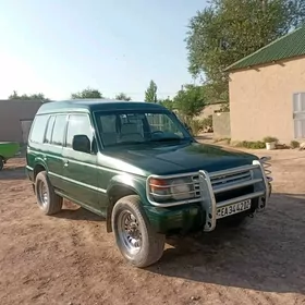 Mitsubishi Pajero 1995