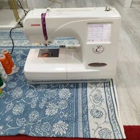Yaka maşyn Janome E 350.