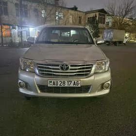Toyota Hilux 2012