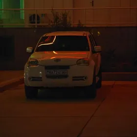 Mitsubishi L200 2012