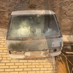 Previa  bagaznik
