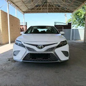 Toyota Camry 2020