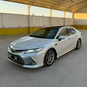 Toyota Camry 2021