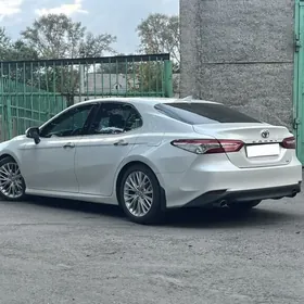 Toyota Camry 2020