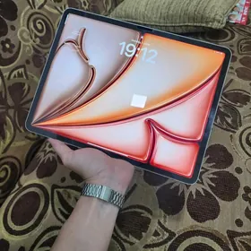 iPad Air 13' M2